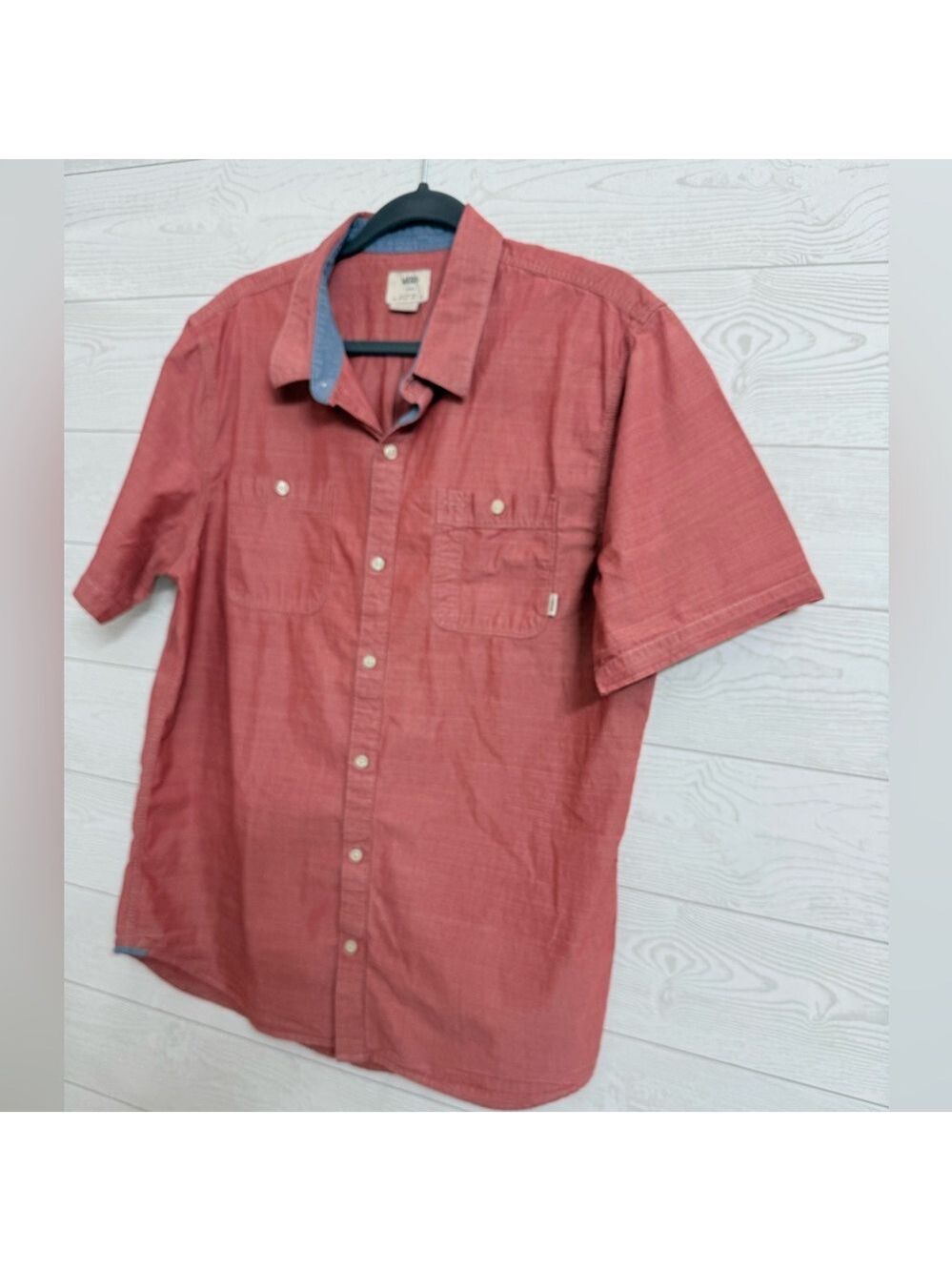 Vans Men’s Red Blend Short Sleeve Button Down Shirt. Size L - Picture 2 of 5